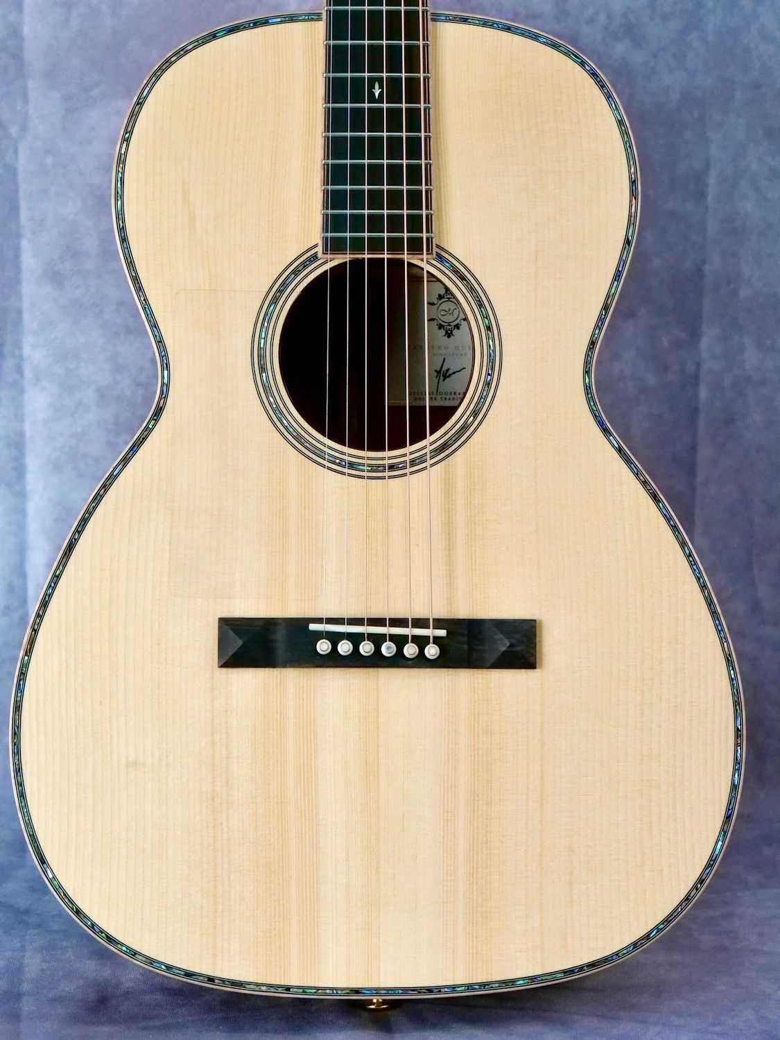 Maestro Traditional 00 Torrified Adirondack/Granidillo #653 left handed acoustic guitar