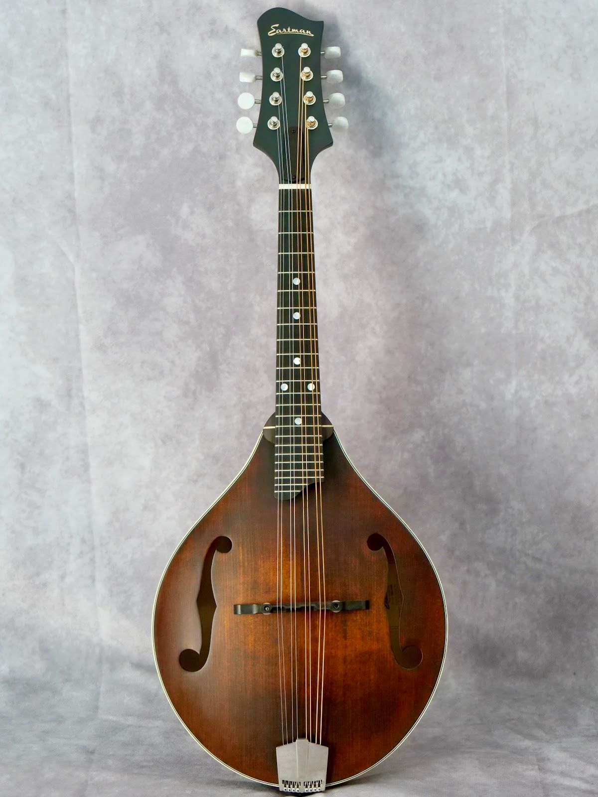 Eastman MD305 Classic #749 left handed mandolin