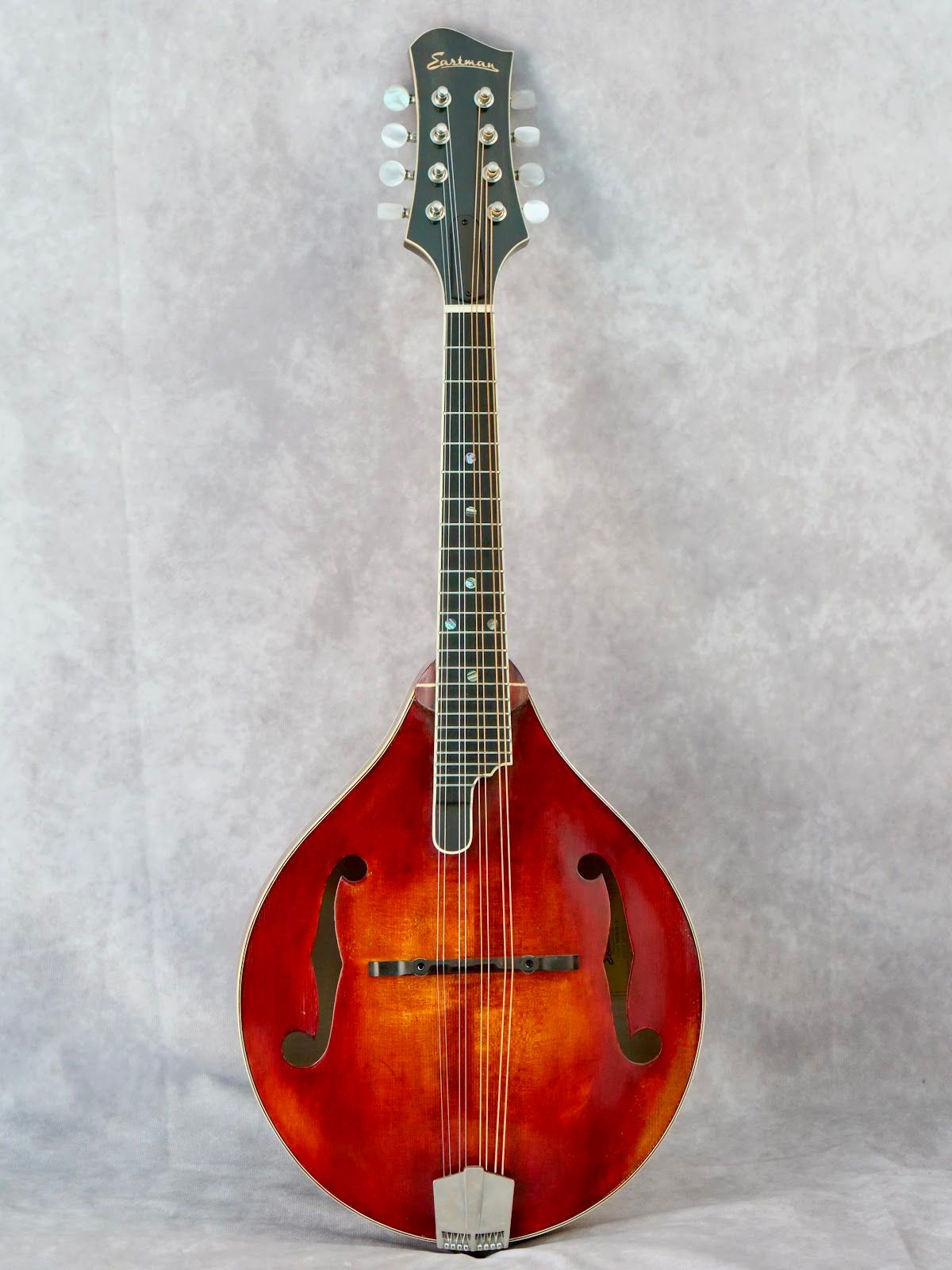 Eastman MD805/v Classic #072 left handed mandolin