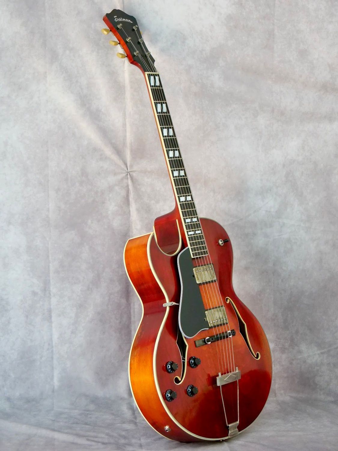 Eastman T49 D/V Antique Classic #185 left handed guitar