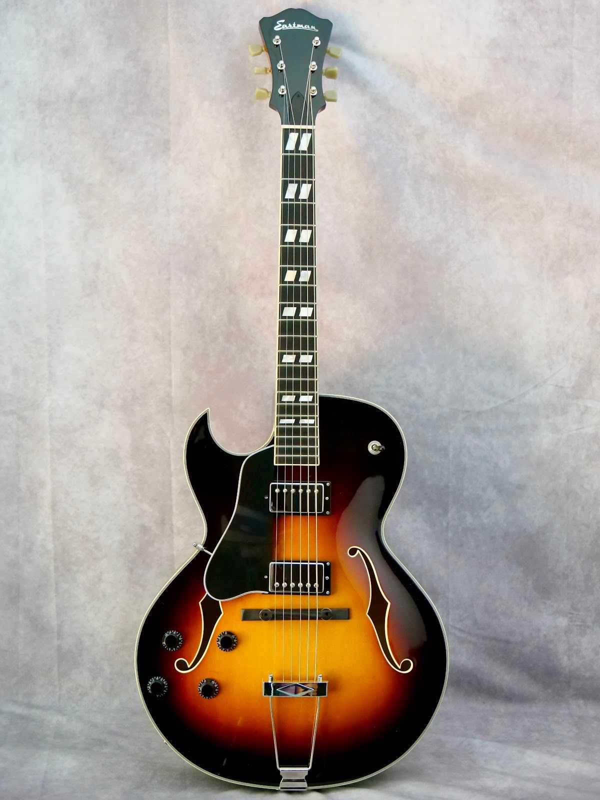 Eastman AR372 Sunburst #579 left handed guitar