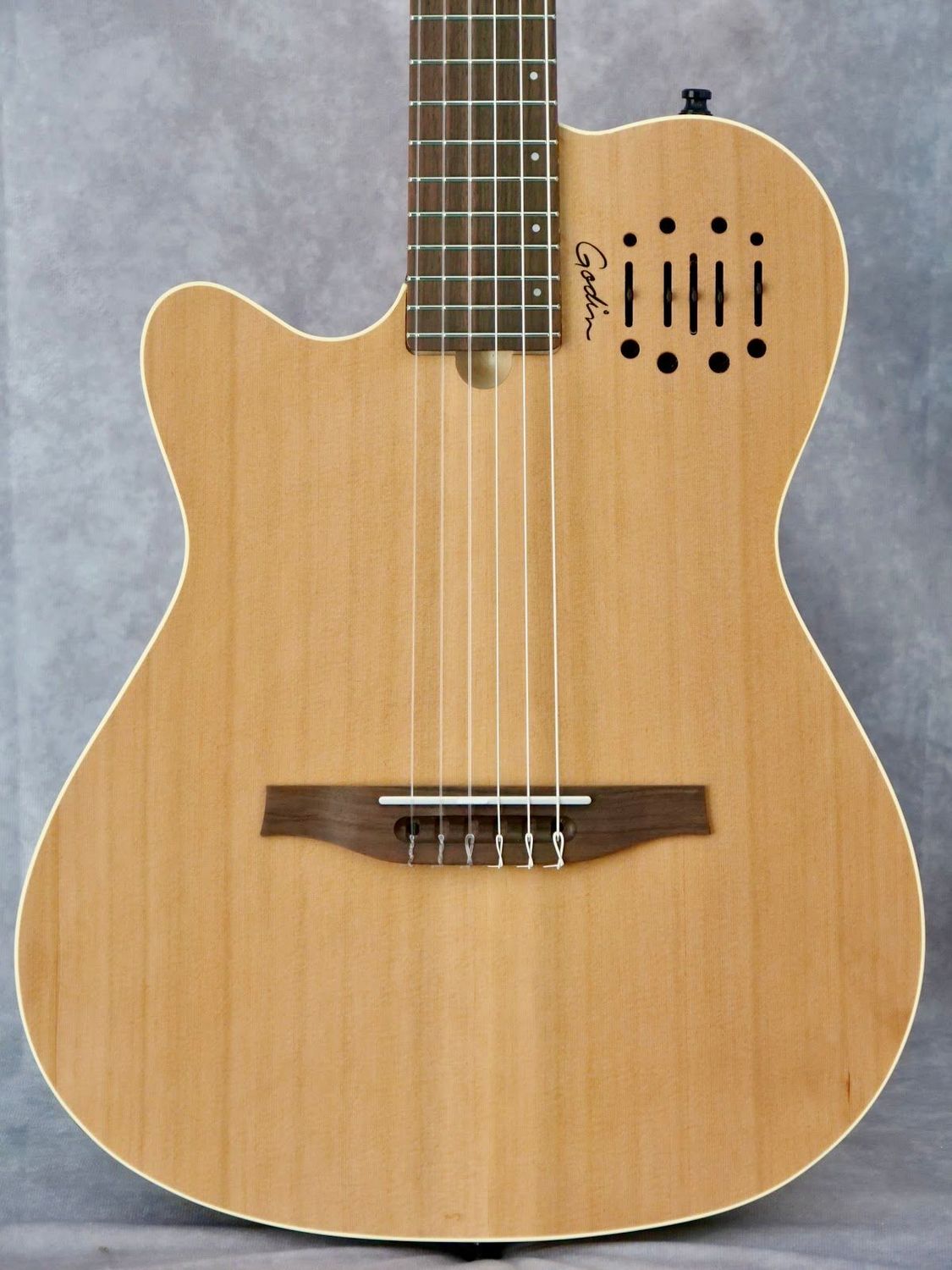 Godin Multiac #108 Nylon String electric guitar Godin Multiac #108 Nylon String electric guitar