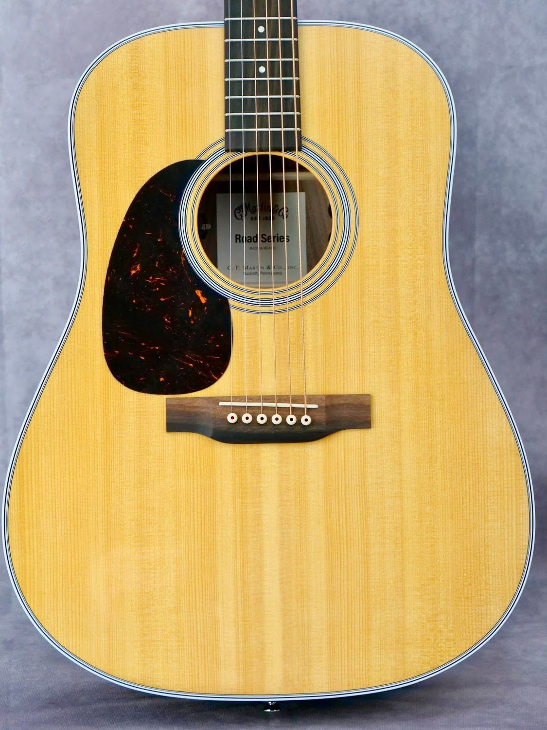 Martin Road Series D13E Retro Sitka/ Walnut #880 left hands acoustic guitar