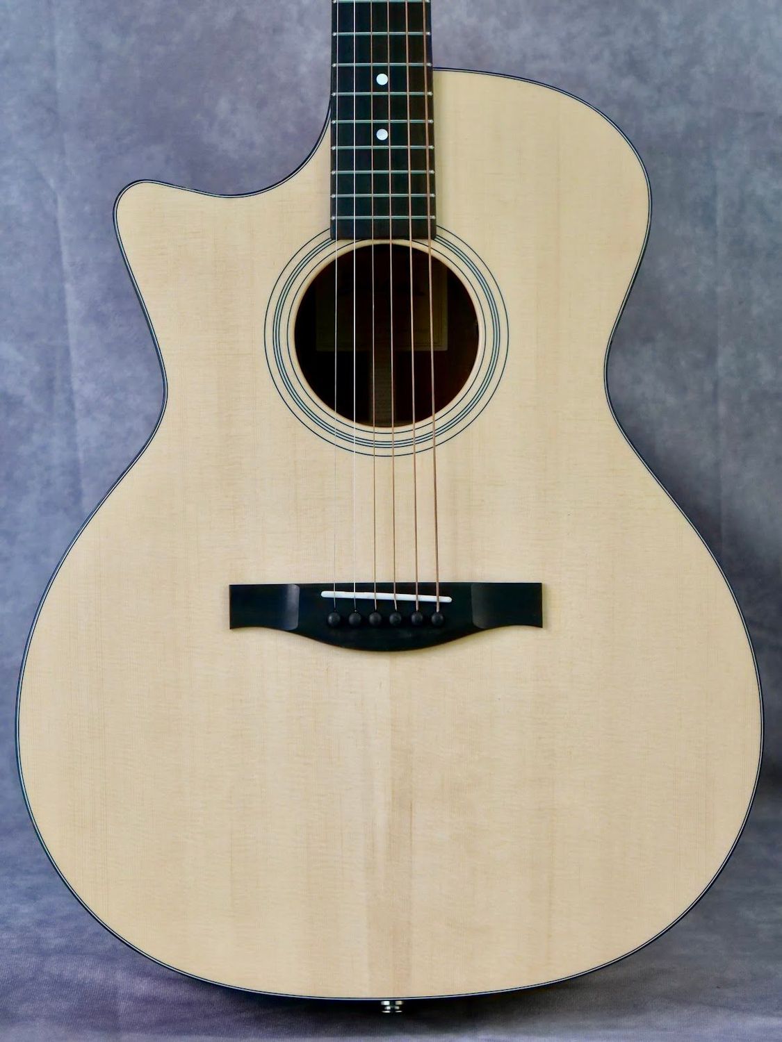 Eastman AC222 #565 left handed acoustic guitar