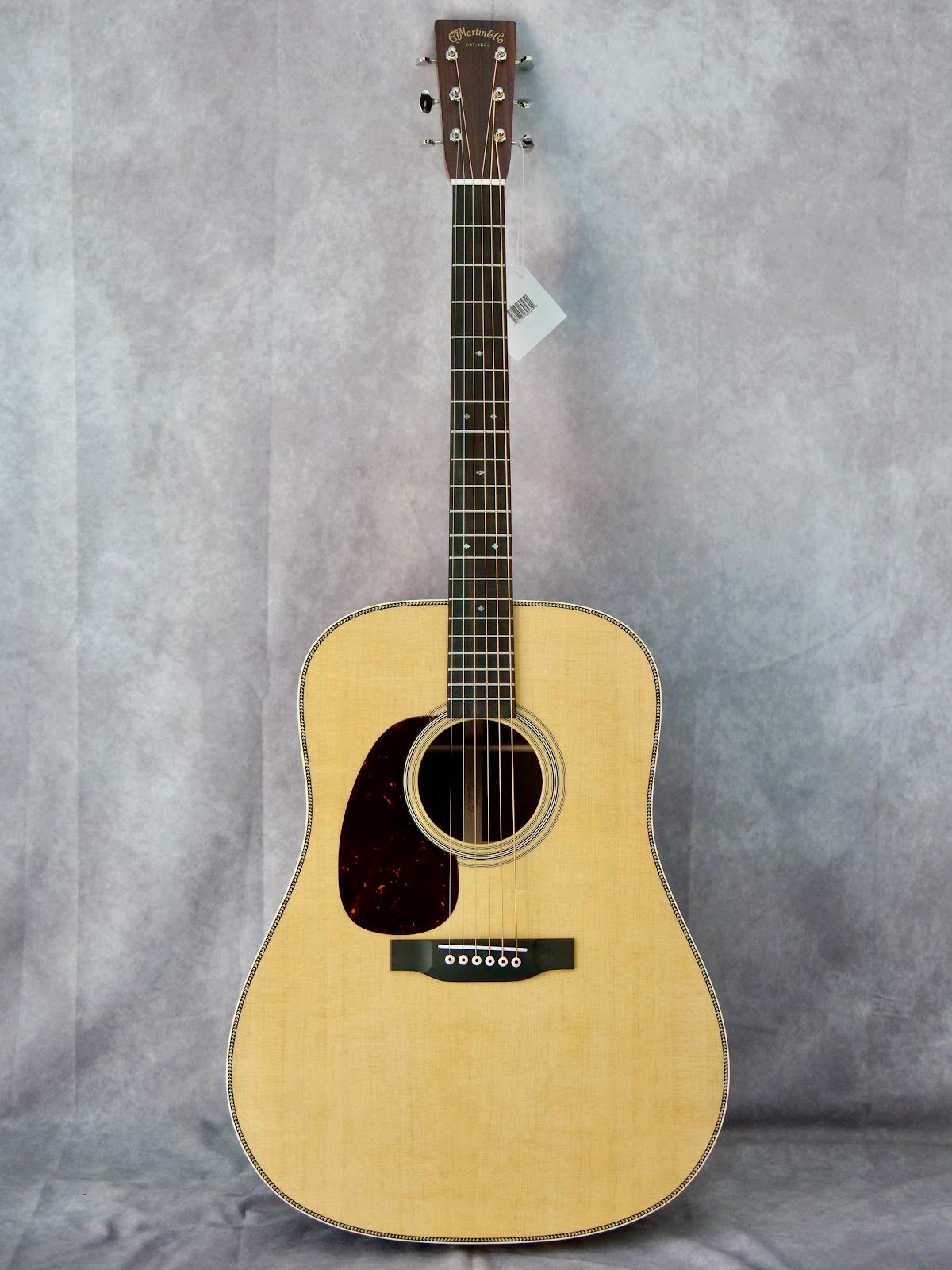 Martin Super HD28 Sitka/Indian Rosewood #086 left handed acoustic guitar