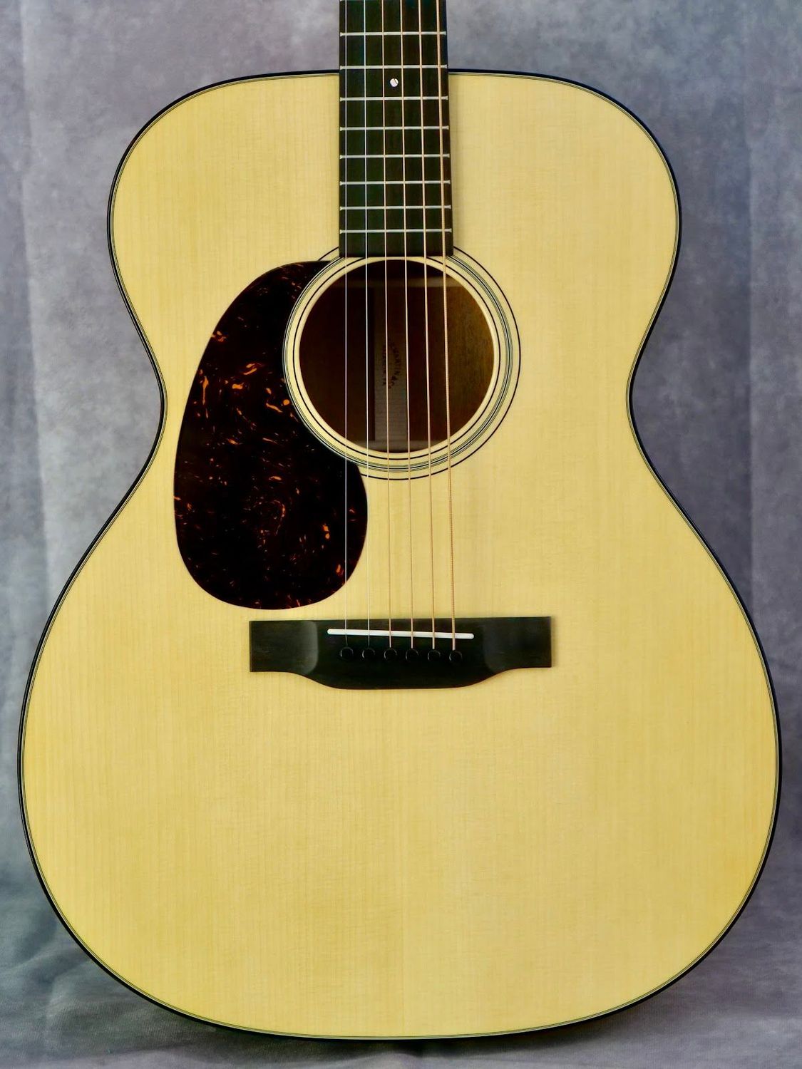 Martin Custom Shop 000-18 Adirondack/Mahogany #831left handed acoustic guitar