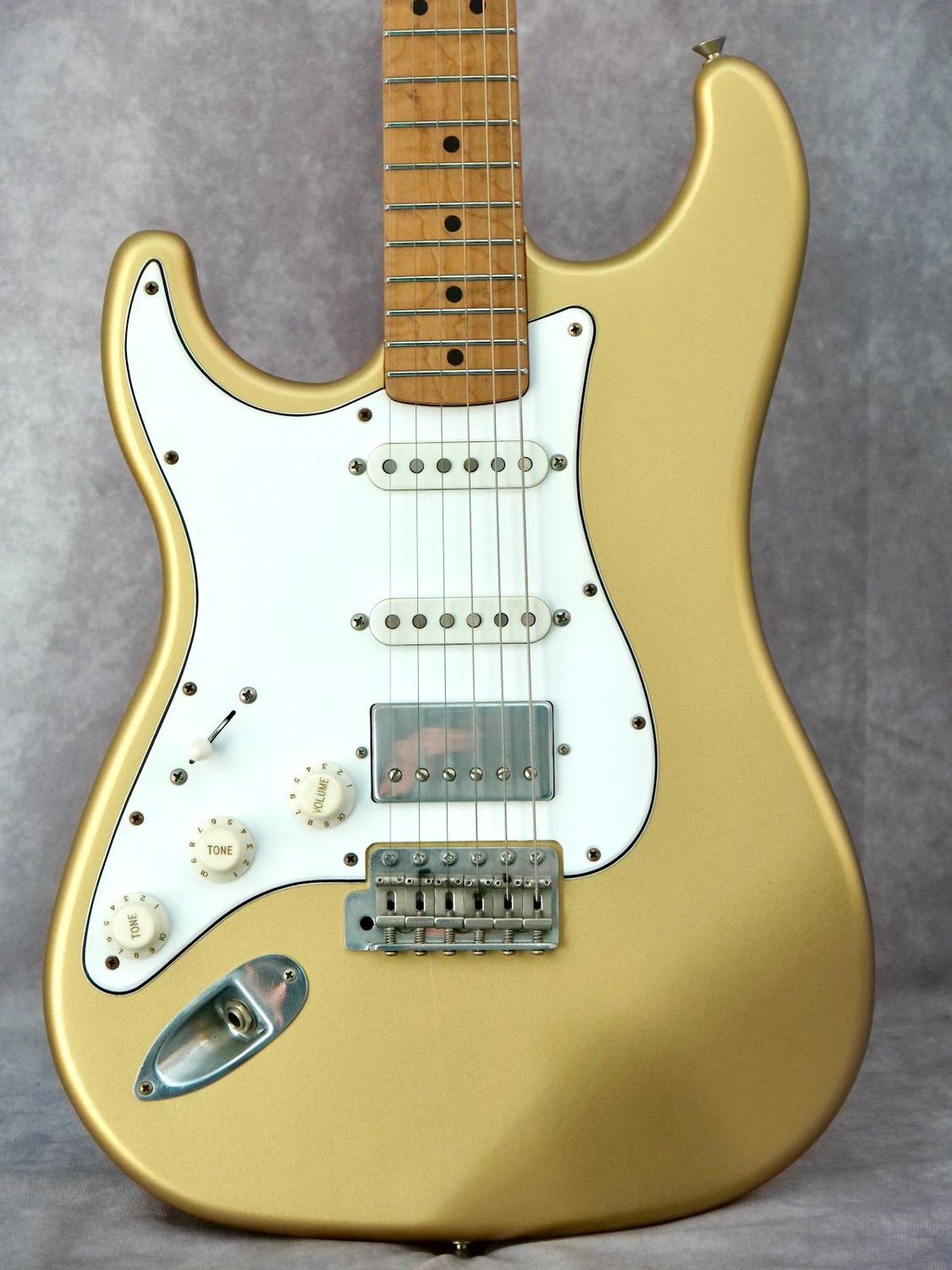LSL Saticoy One B Metallic Gold #241 left handed electric guitar