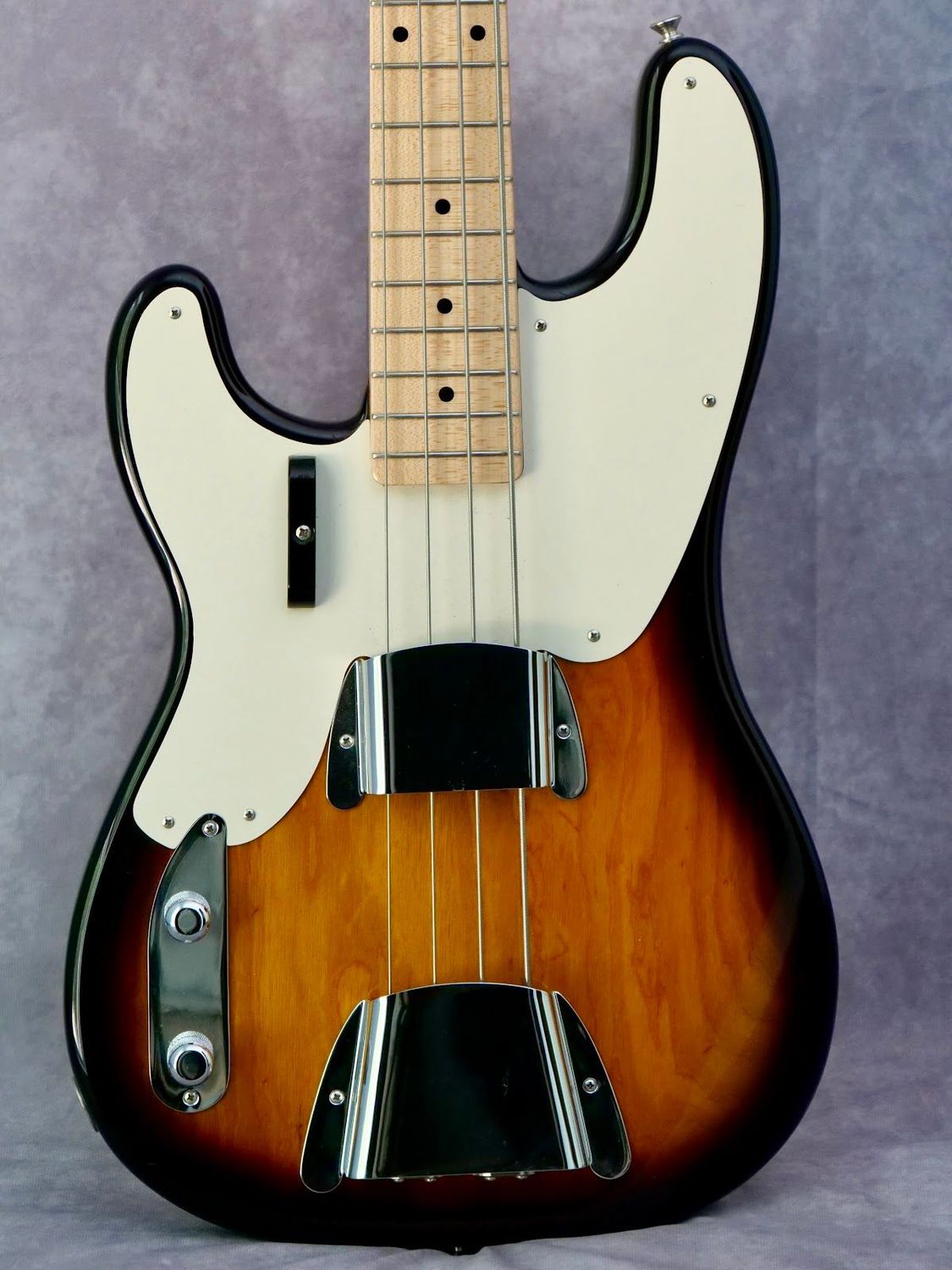 2018 Fender Custom Shop 55 P Bass 3 Tone Burst #944 left handed electric bass guitar 2018 Fender Custom Shop 55 P Bass 3 Tone Burst #944 left handed electric bass guitar