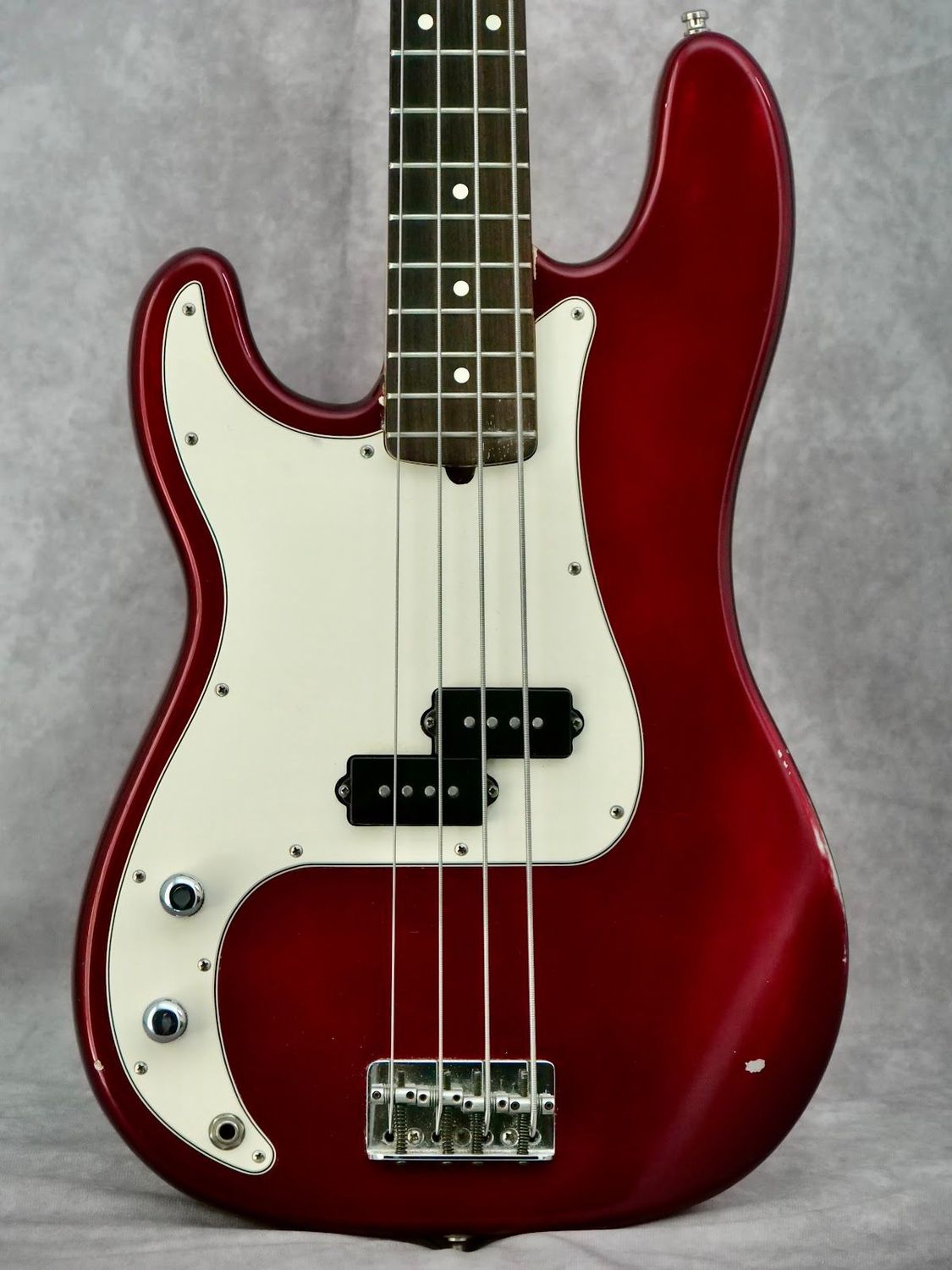 2000 Fender American P Bass Candy Red #898 left handed electric bass guitar 2000 Fender American P Bass Candy Red #898 left handed electric bass guitar
