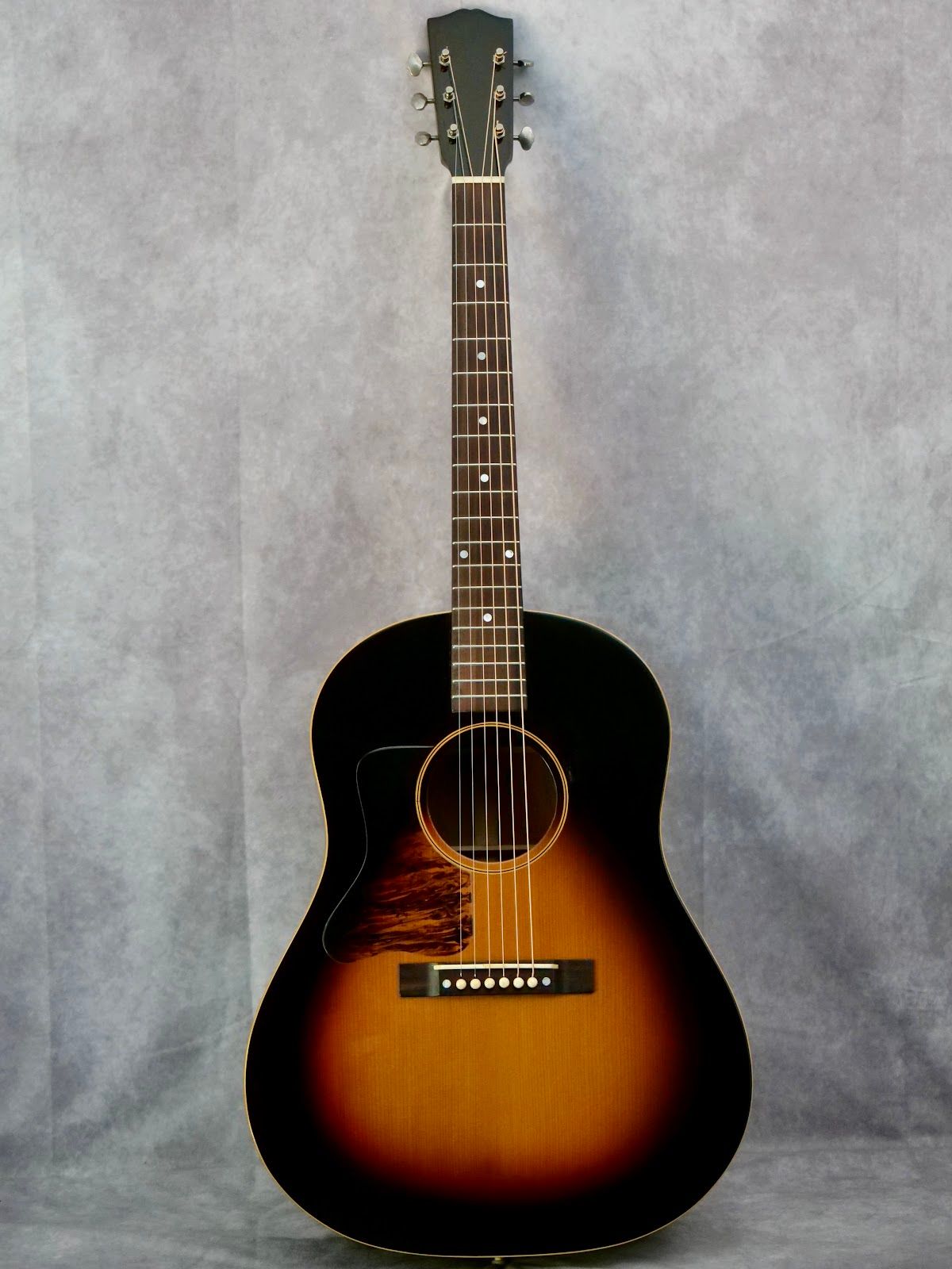 2020 Pre-War Slope Shoulder Adirondack/mahogany #384 left handed acoustic guitar