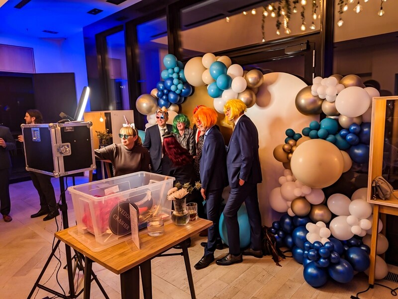 Photo Booth incl. Prining Flat, Props Box, Cloud Upload &amp; digital Photo Frame