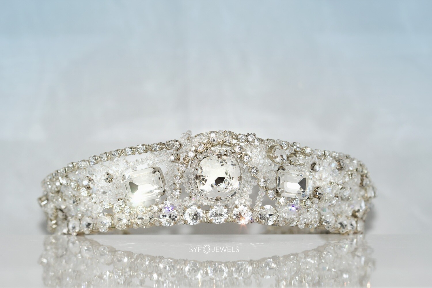 TIARA &quot;SORAYA&quot;