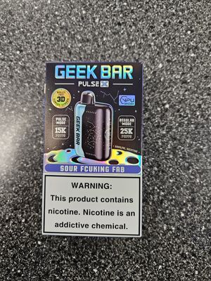 geek bar pulse x white peach raspberry Geek Bar Pulse X 25K Peach Perfect Slush