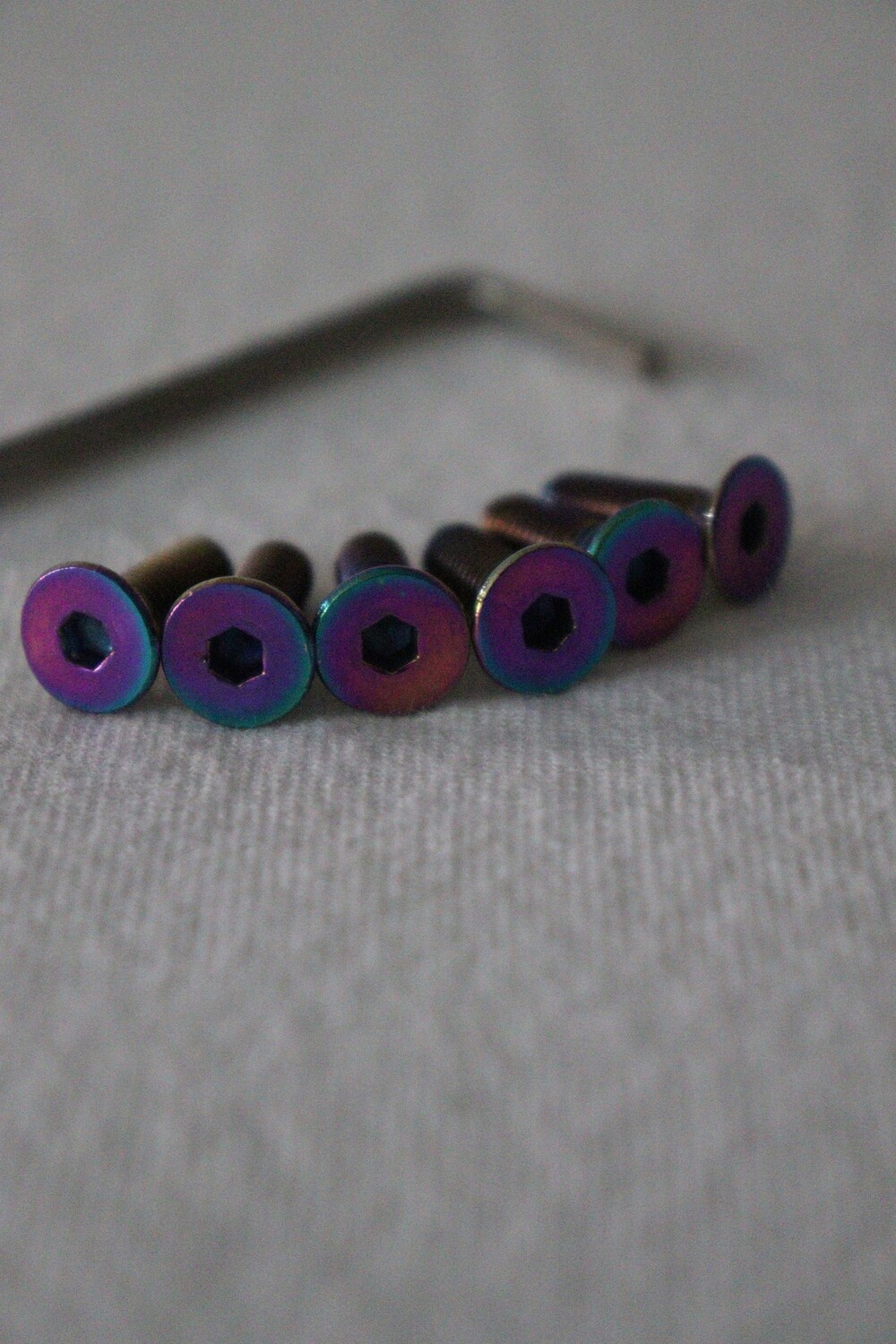 Schrauben für Sportlenkrad