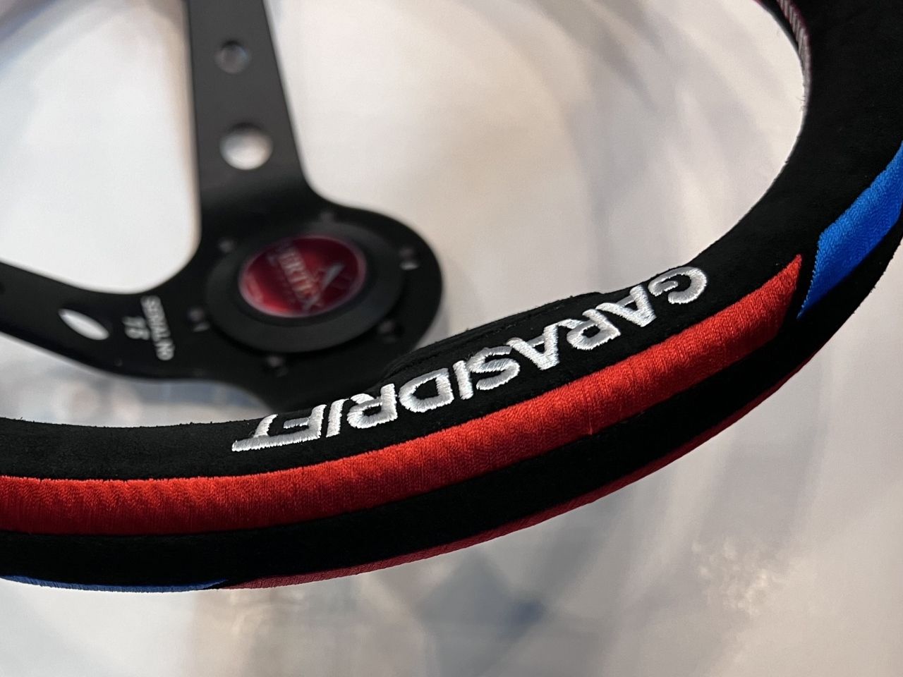 Vertex Lenkrad "VERTEX x GARASI DRIFT" Limited Edition Wildleder