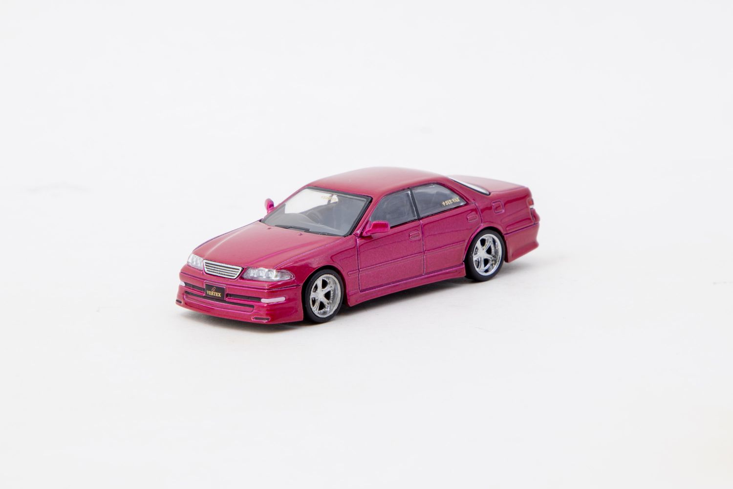 Toyota Mark II JZX100 Rot-Lila