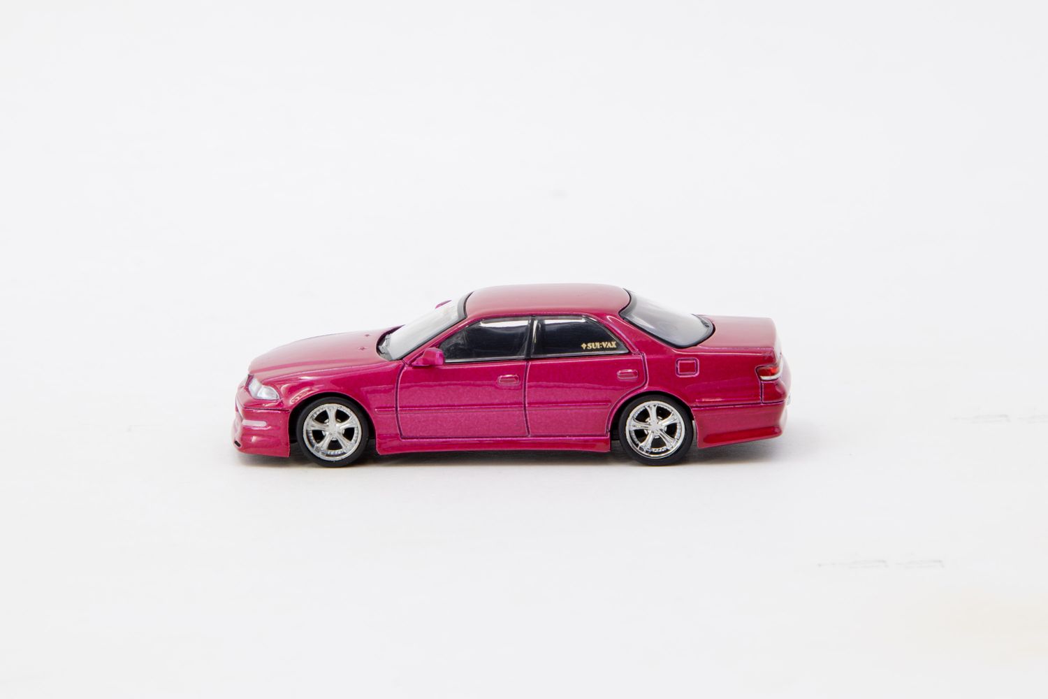 Toyota Mark II JZX100 Rot-Lila