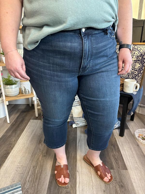 Judy Blue Super Dark Wash Capri With Side Slit Plus
