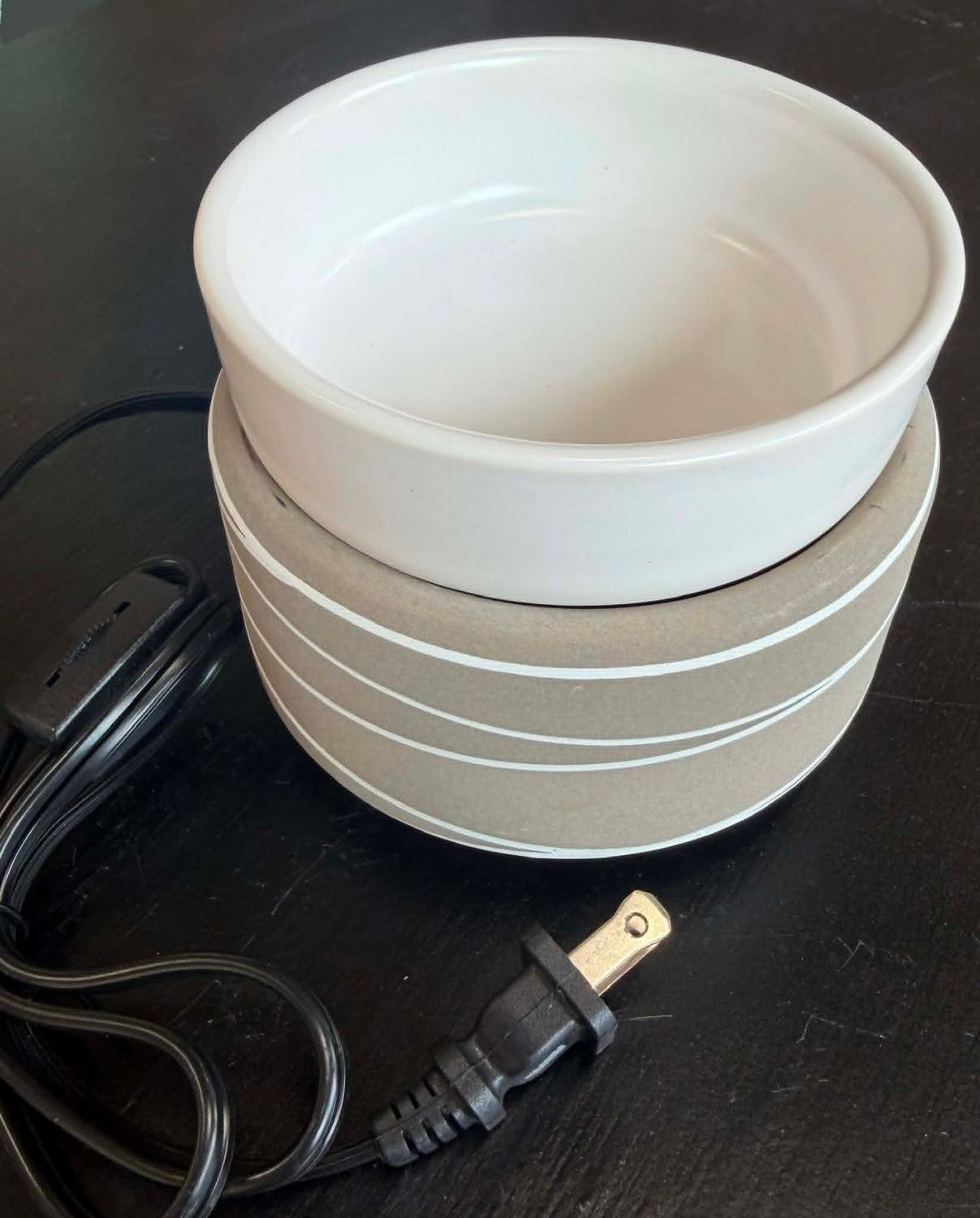 Grey &amp; White Spiral Duo Wax Melter