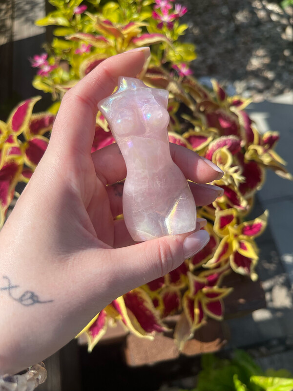 Cakey Aura Rose Quartz Goddess Body