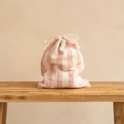 Gestreifter Beutel, Gaze aus Bio-Baumwolle Gestreifter Beutel, Gaze aus Bio-Baumwolle