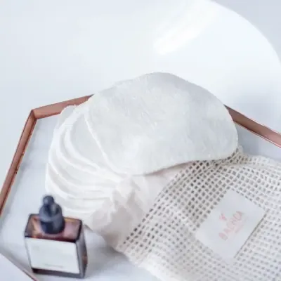 7 wiederverwendbare Make-up-Entferner-Pads und ein Waschnetz