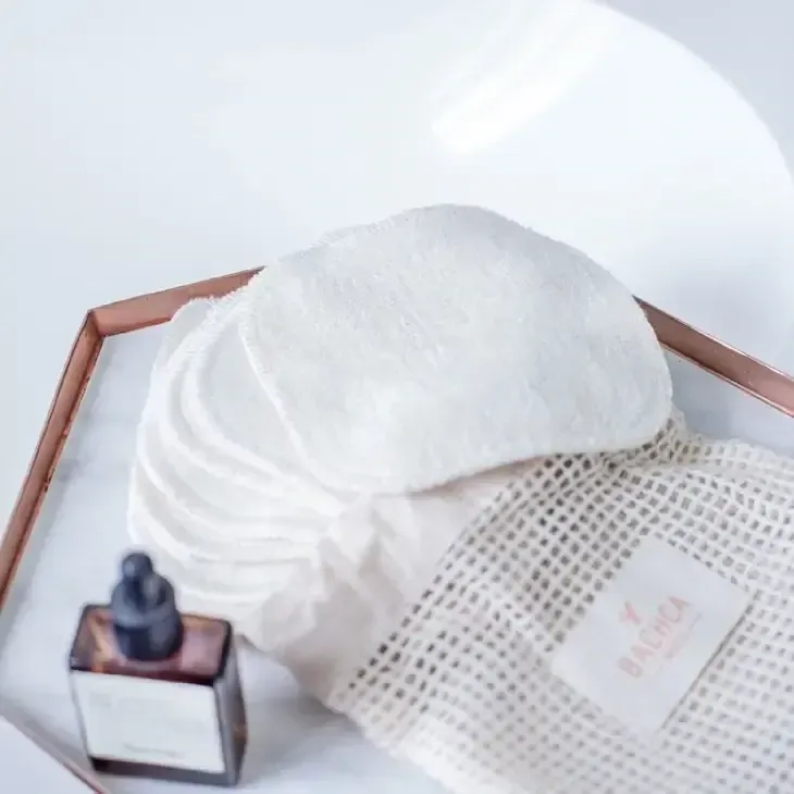 7 wiederverwendbare Make-up-Entferner-Pads und ein Waschnetz