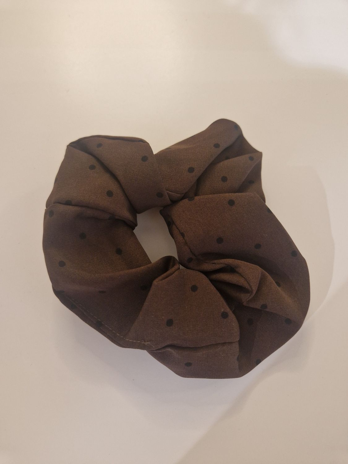Haarscrunchie Punkte braun Haarscrunchie Punkte braun