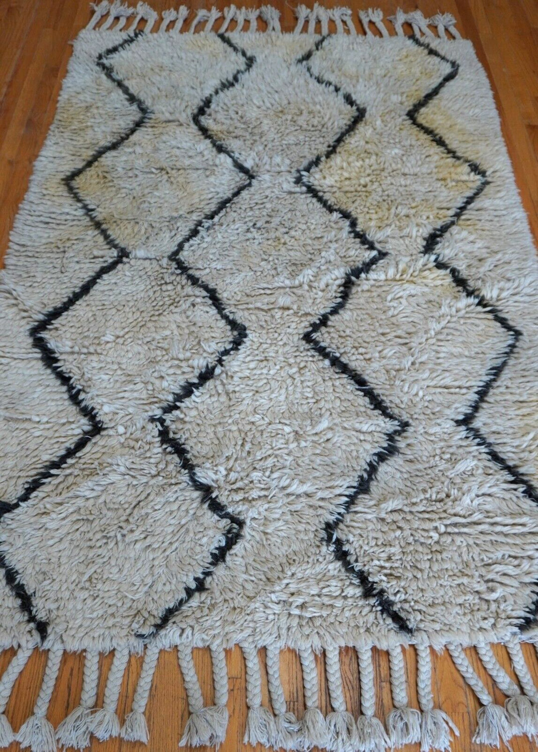 5'2 X 8'3" HAND-KNOTTED IVORY MOROCCAN STYLE WOOL VINTAGE RUG