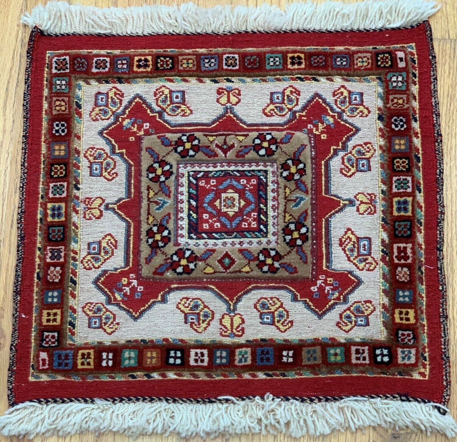 1'8" x 1'8" Persian Soumak Kilim Hand-Knotted Wool Handmade Rug