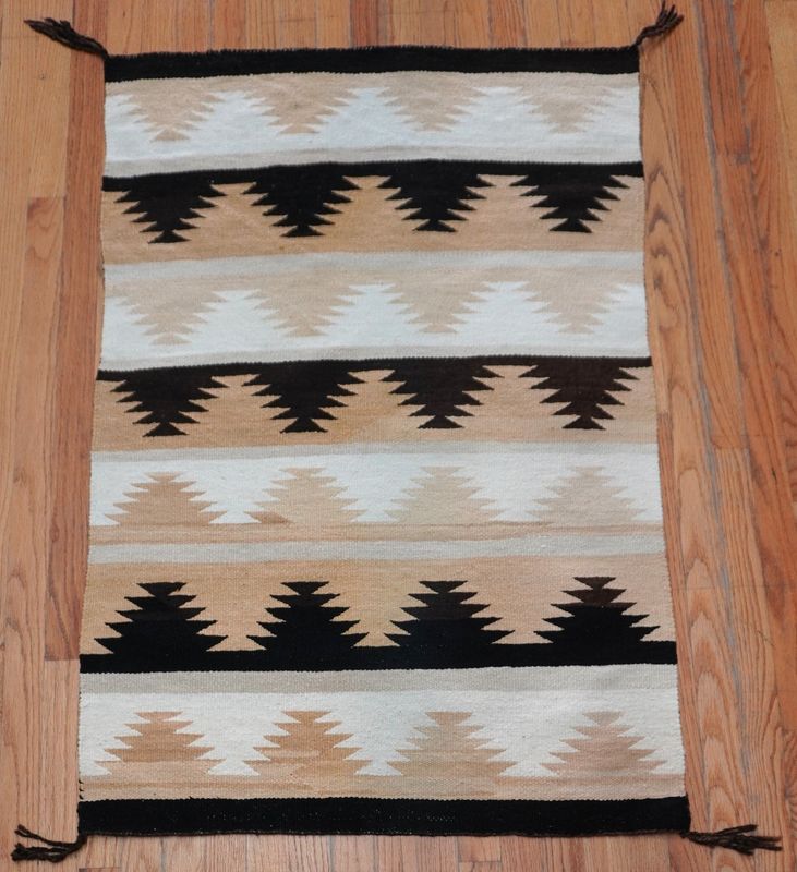 Antique Native American Navajo 100% Wool Hand Woven Rug 2'10" x 4'3"