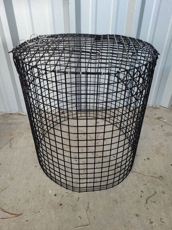 VARMINT GUARD ROUND 18” Diameter, 18” High, with 1” Squares  14 gauge(Used on 400# Feeders)