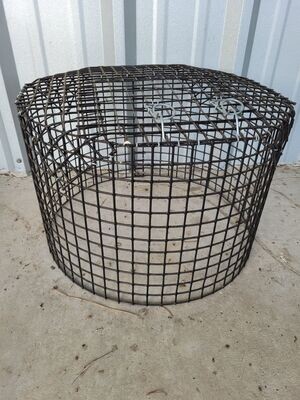 VARMINT GUARD ROUND 18” Wide, 12” High, with 1” Squares 14 gauge (Used on 300# Feeders)