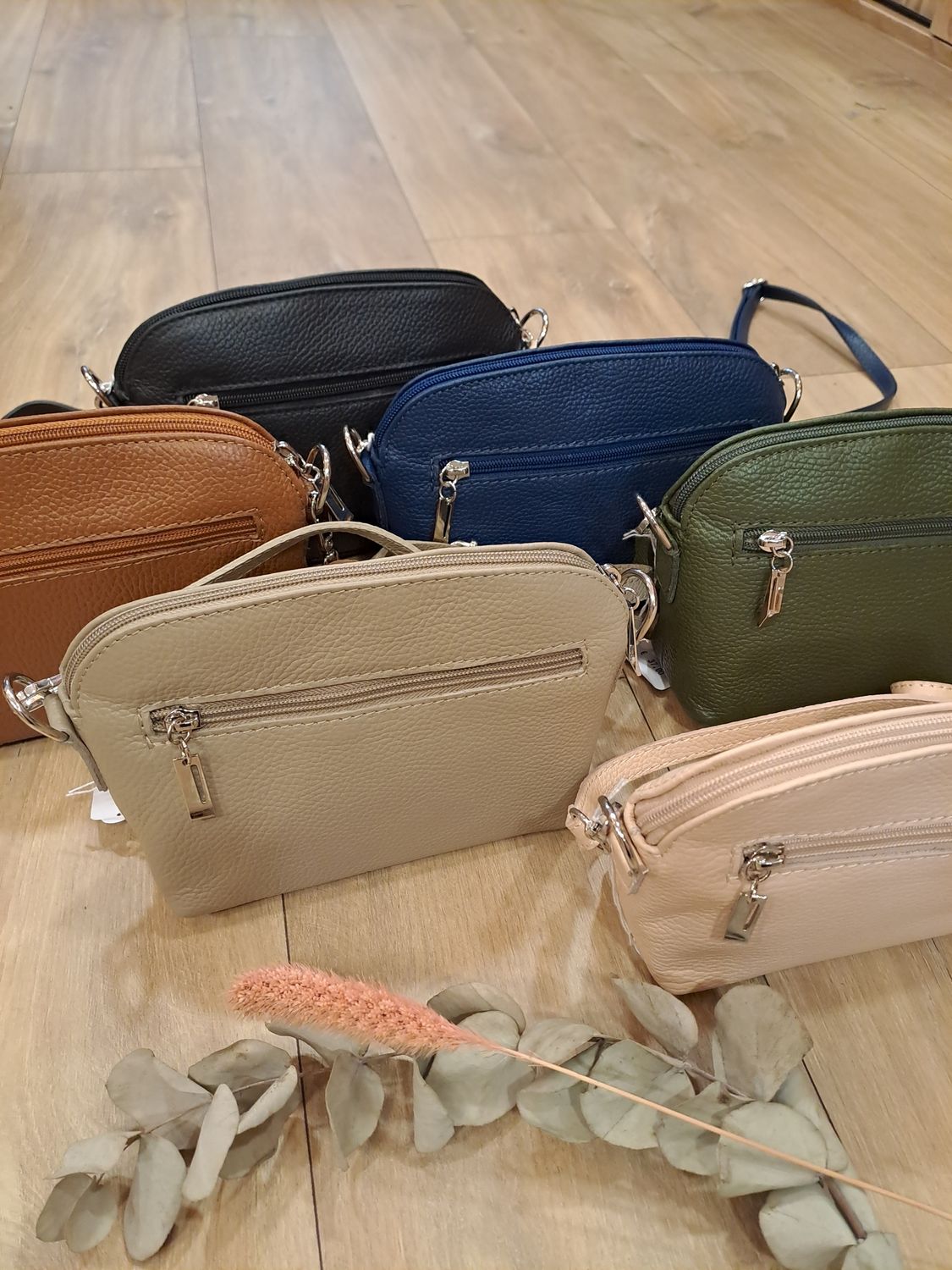 La petite besace cuir