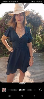 La robe courte bleue marine