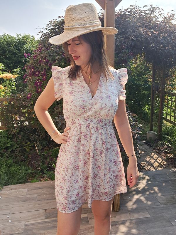 La petite robe à fleurs