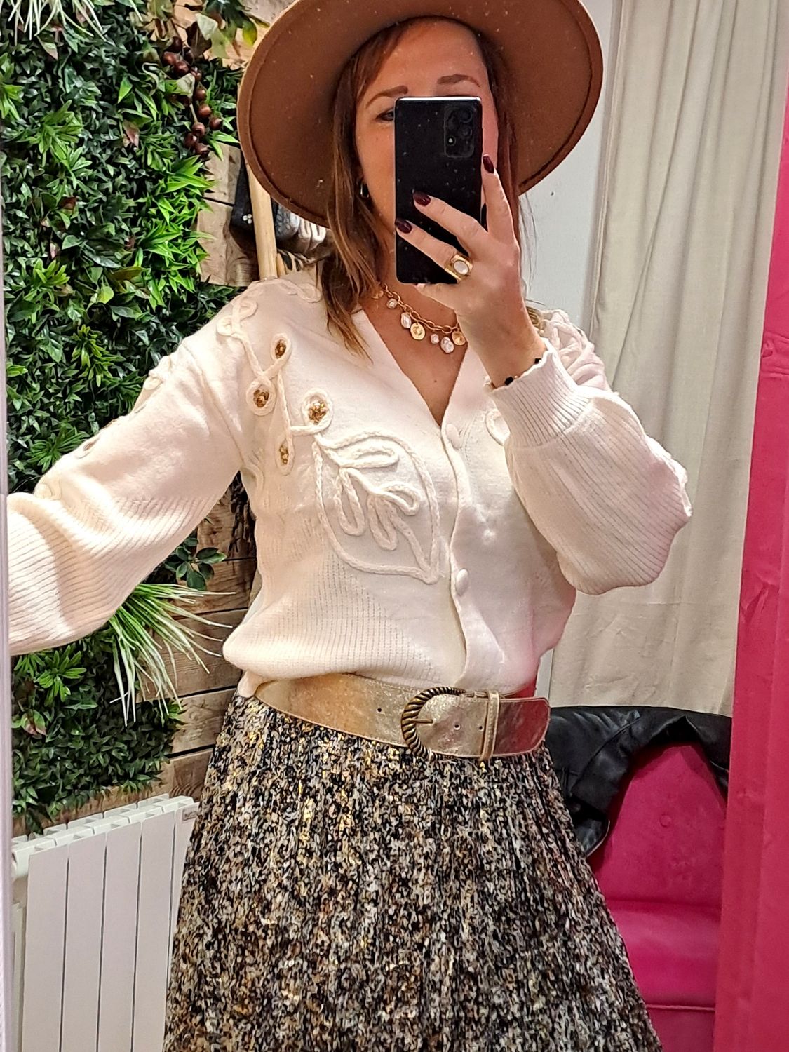 Le gilet pull blanc à sequin