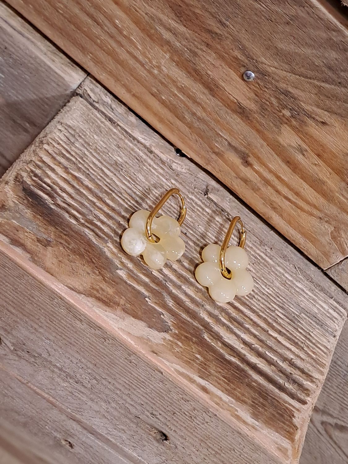Les boucles pâquerettes beige nude