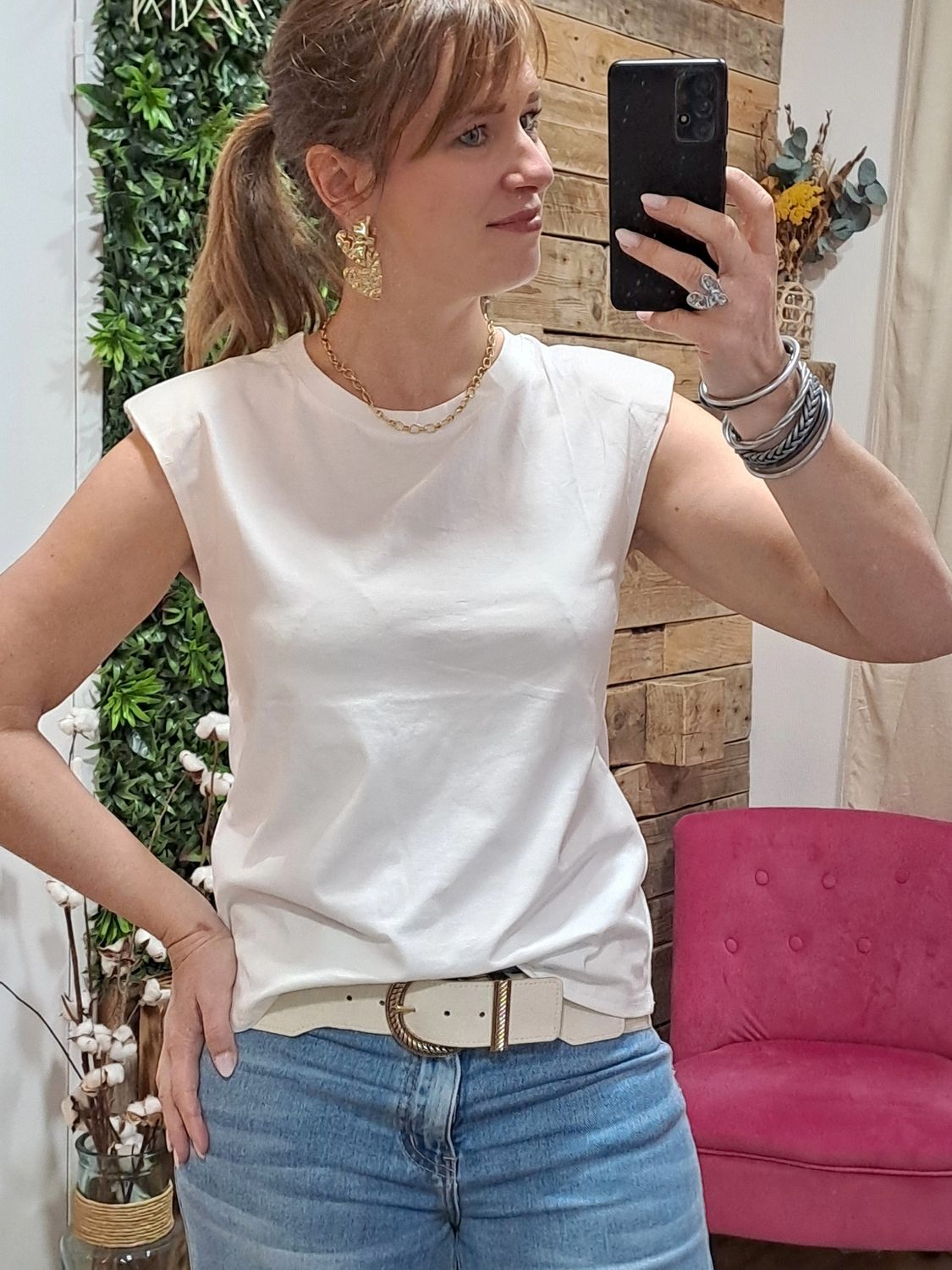 Le tee shirt blanc épaulette