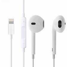 Apple Ear pods with Lightning Connector MMTN2ZM/A