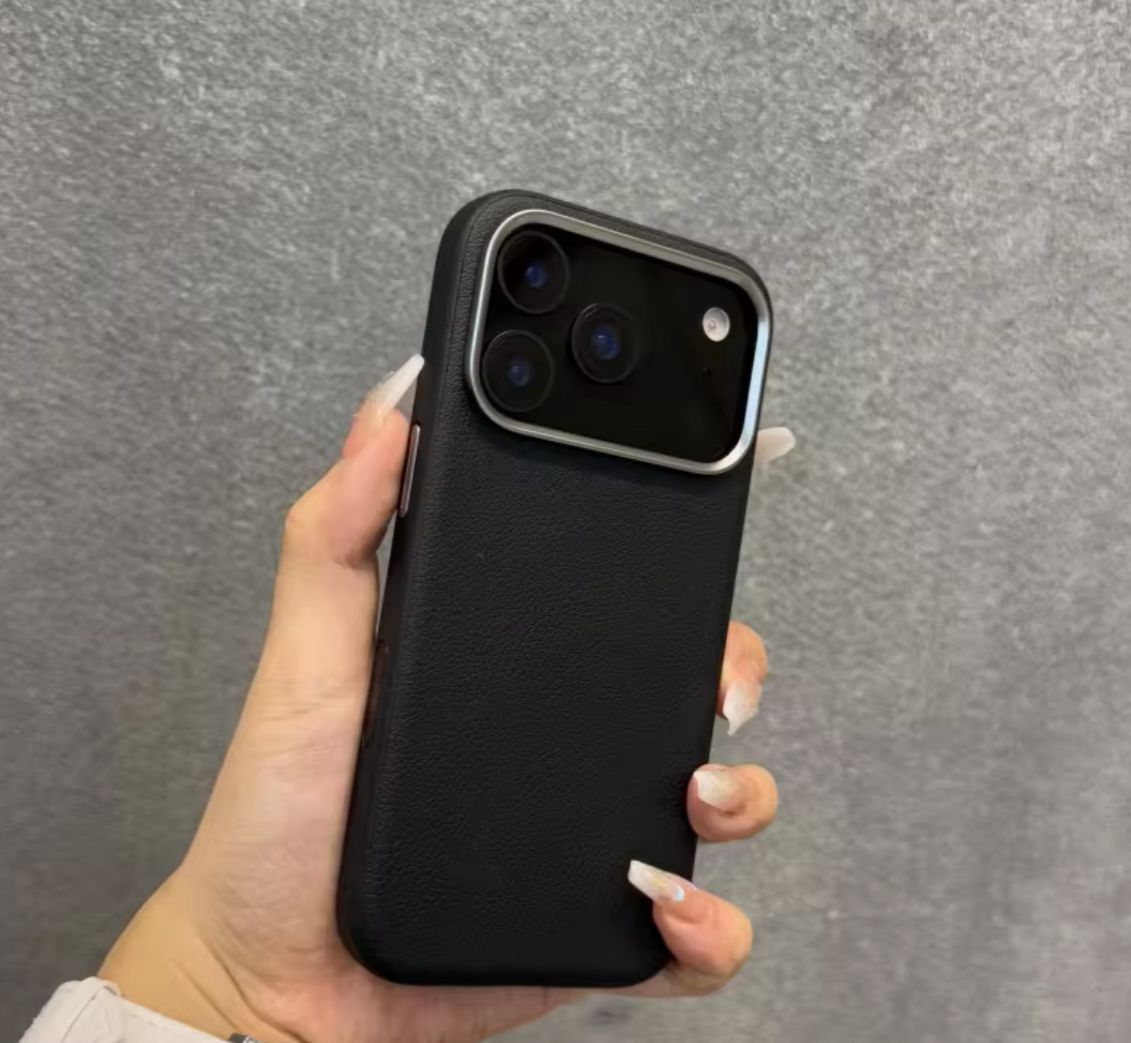 Idoc Hybrid Leather Case, Colour: Black, iPhone Model: 17 ProMax