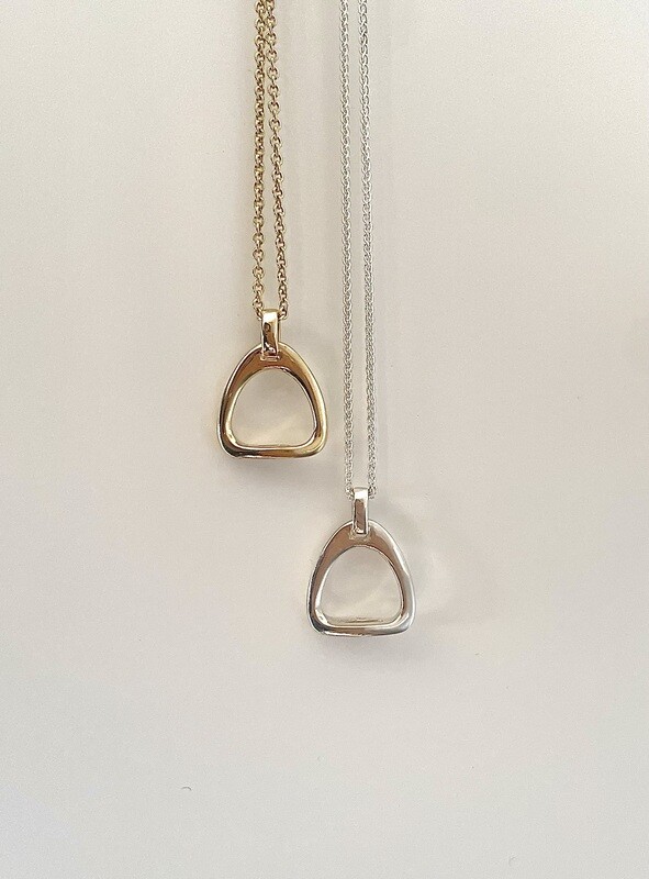 Sleek stirrup necklace - gold