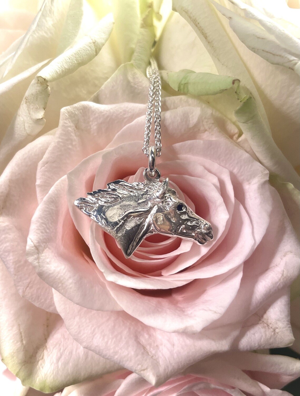 Horse&#39;s head necklace - silver