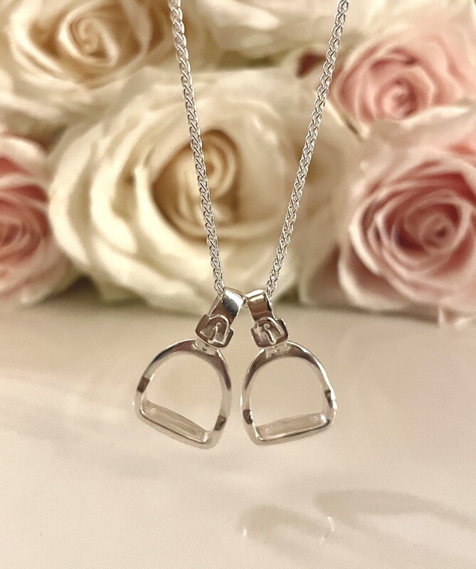 Double stirrup necklace - silver