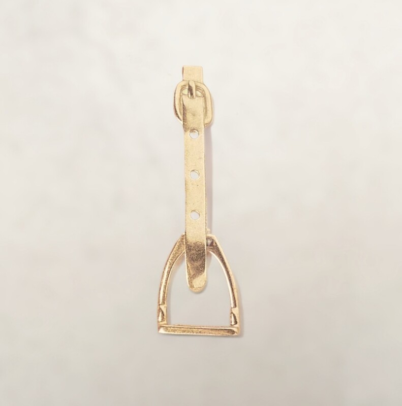 Stirrup on buckle brooch - gold