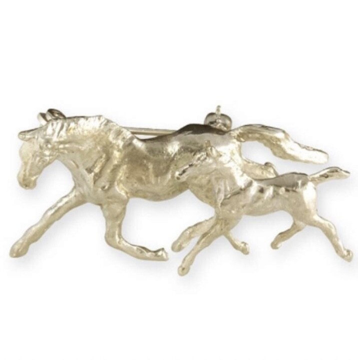 Mare &amp; foal brooch - gold