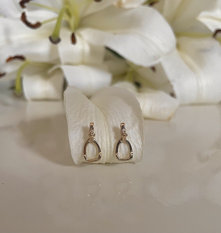 Stirrup stud earrings - gold