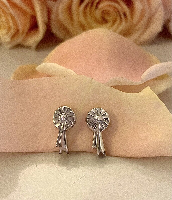 Rosette stud earrings - silver