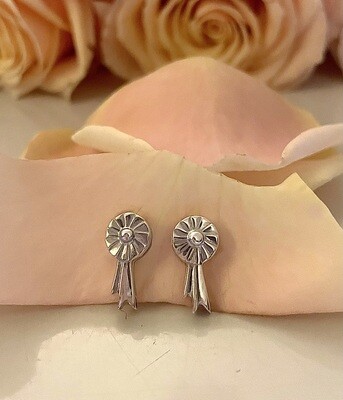 Rosette stud earrings - silver