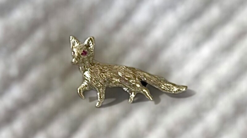 Fox brooch - gold